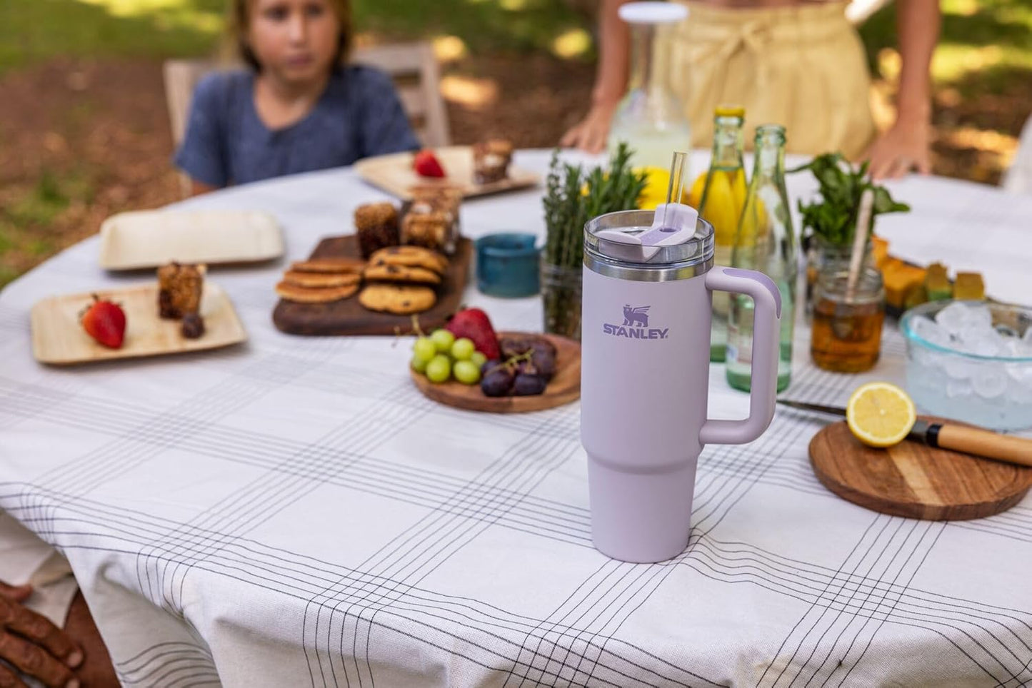 Stainless Steel Tumbler Stanley Quencher H2.0 Flow State 40oz Orchid Stainless Steel Vacuum Insulated Tumbler with Lid, Cold Retention